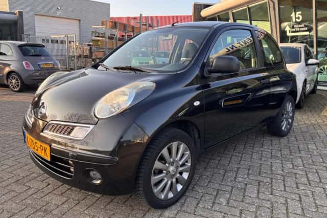 Nissan Micra (2010) thumbnail 5