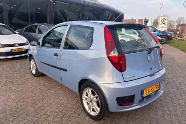 Fiat Punto (2005) thumbnail 3