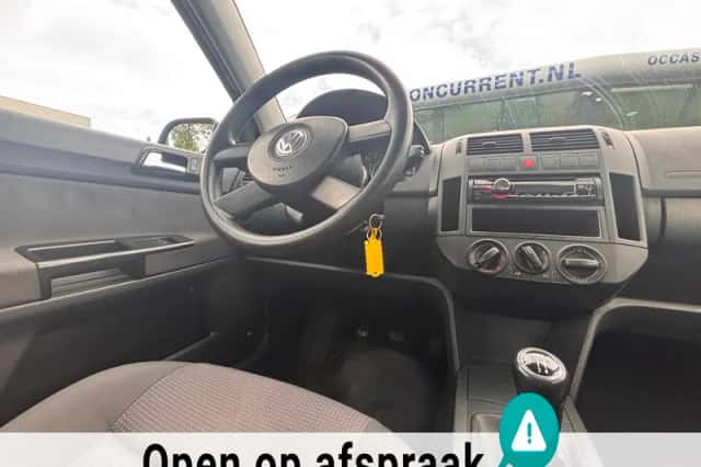 Volkswagen Polo (2005) thumbnail 2