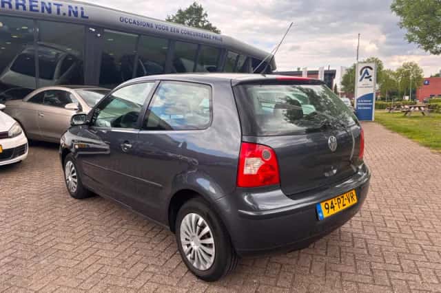 Volkswagen Polo (2005) thumbnail 3