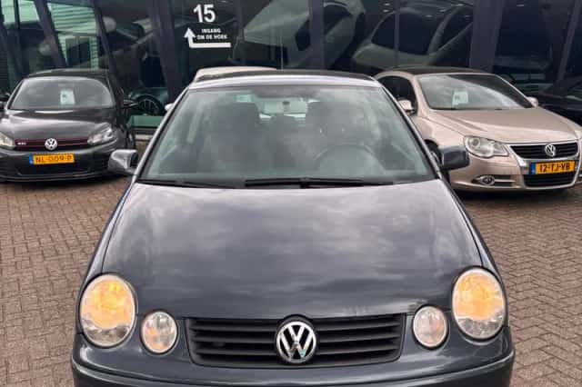 Volkswagen Polo (2005) thumbnail 4