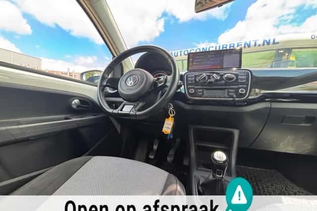 Volkswagen Up! (2013) thumbnail 2