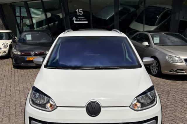 Volkswagen Up! (2013) thumbnail 4