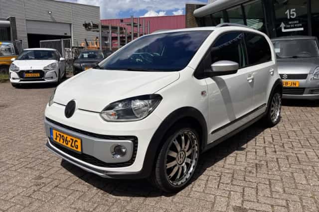 Volkswagen Up! (2013) thumbnail 5