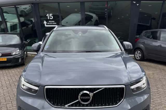 Volvo XC40 (2019) thumbnail 4