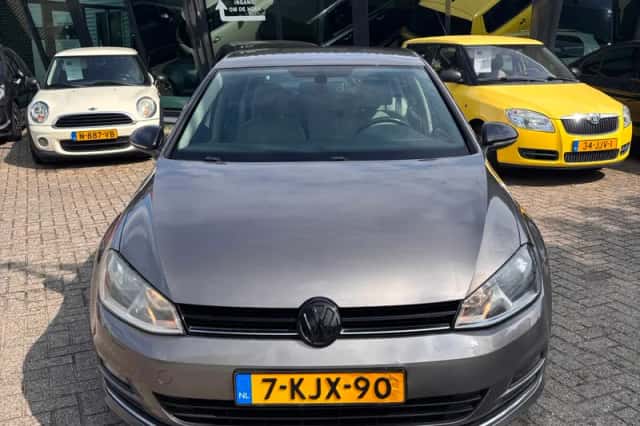 Volkswagen Golf (2013) thumbnail 4