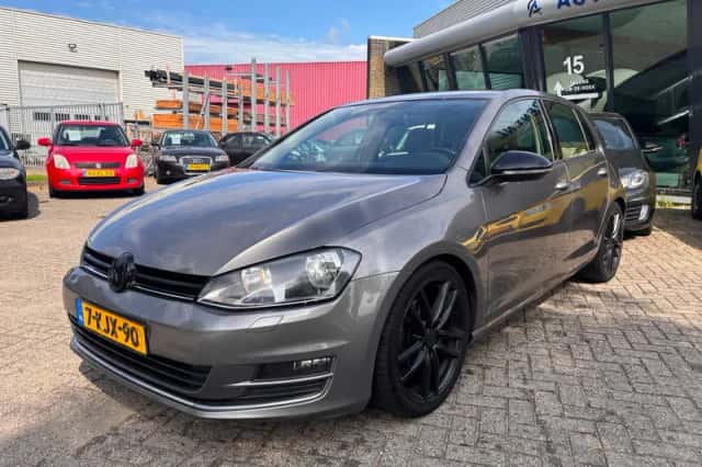 Volkswagen Golf (2013) thumbnail 5