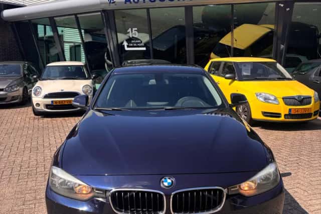 BMW 3-Serie (2012) thumbnail 3