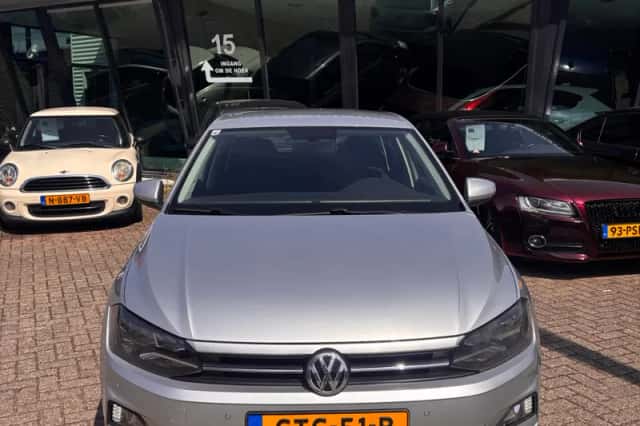 Volkswagen Polo (2017) thumbnail 4