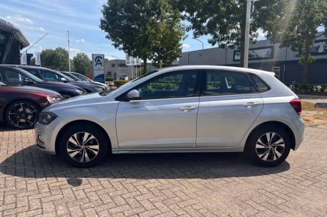 Volkswagen Polo (2017) thumbnail 6
