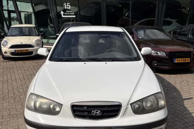 Hyundai Elantra (2001) thumbnail 4
