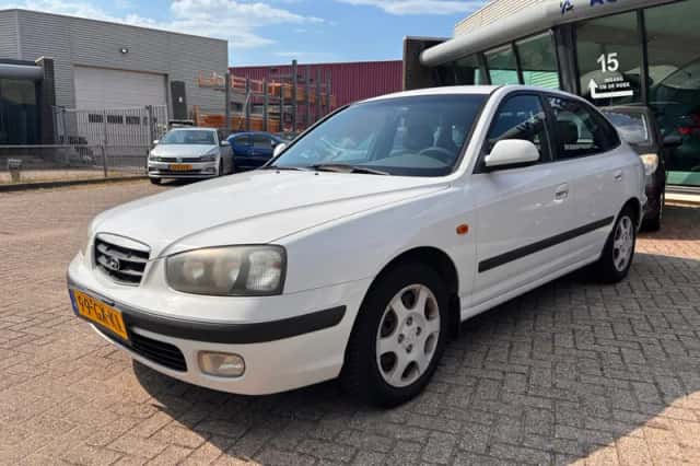 Hyundai Elantra (2001) thumbnail 5