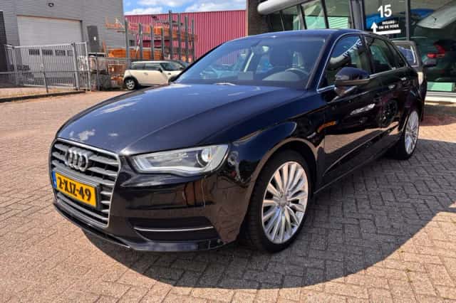 Audi A3 (2014) thumbnail 5