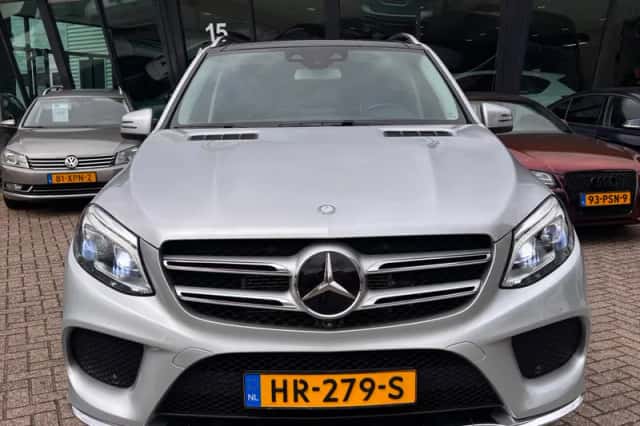 Mercedes-Benz GLE-klasse (2015) thumbnail 4