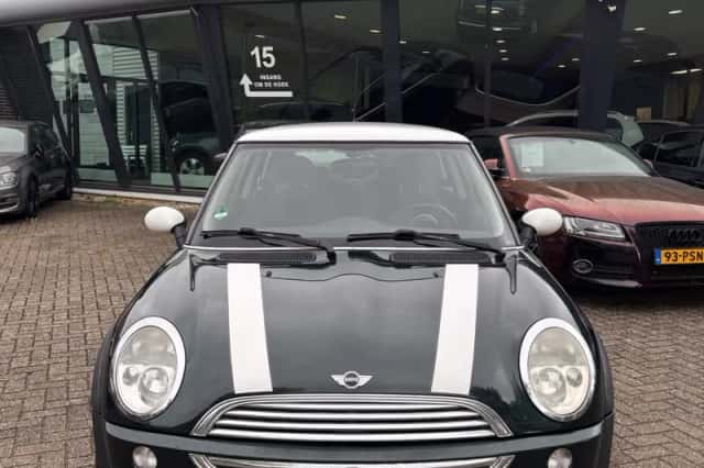 MINI Cooper (2003) thumbnail 4