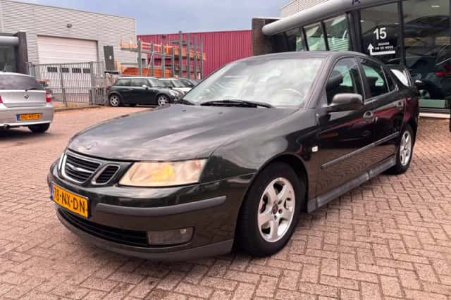 Saab 9-3 (2004) thumbnail 5