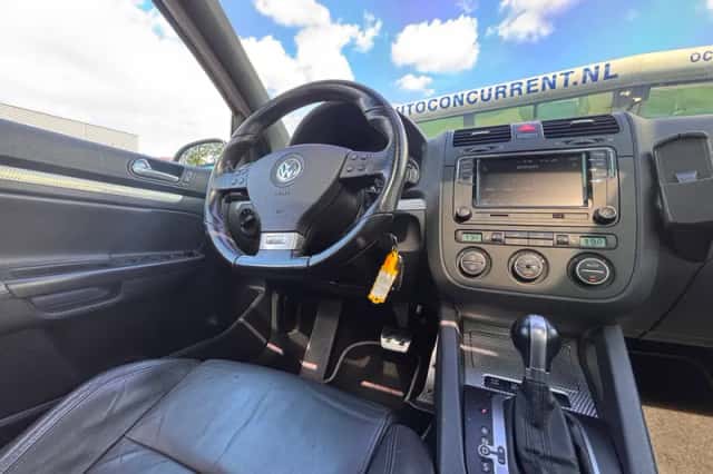 Volkswagen Golf (2008) thumbnail 2