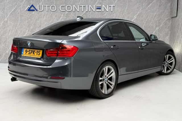 BMW 3-Serie (2013) thumbnail 2