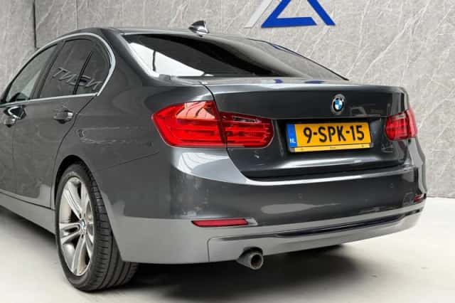 BMW 3-Serie (2013) thumbnail 4