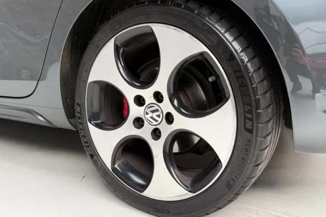 Volkswagen Golf (2013) thumbnail 4