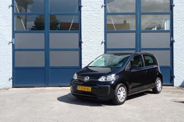 Volkswagen Up! (2022) thumbnail 4