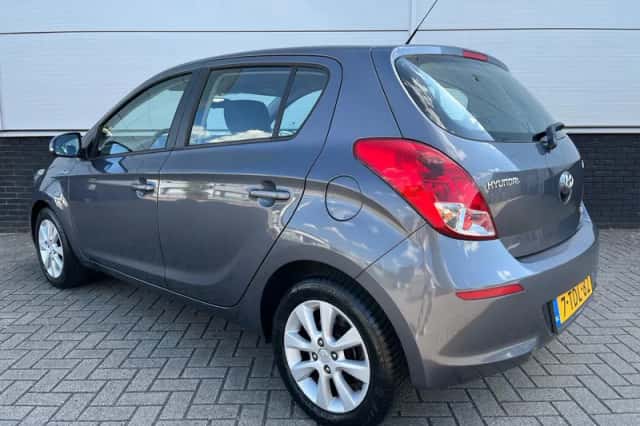 Hyundai i20 (2014) thumbnail 3