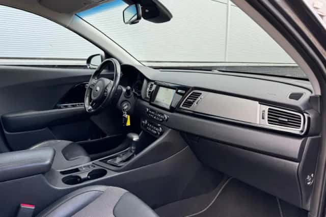 Kia Niro (2018) thumbnail 4