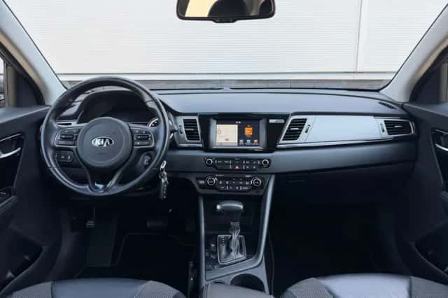 Kia Niro (2016) thumbnail 6