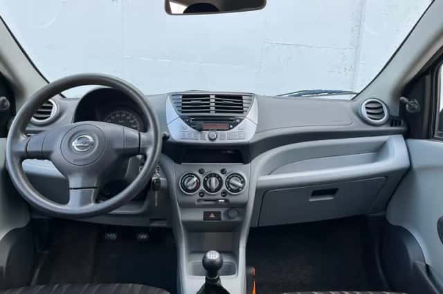 Nissan Pixo (2012) thumbnail 6