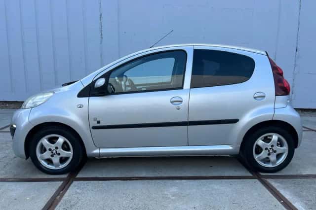 Peugeot 107 (2013) thumbnail 2