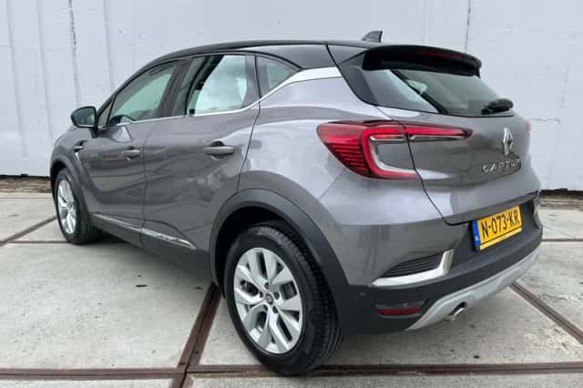 Renault Captur (2021) thumbnail 3