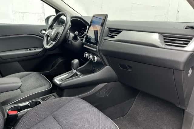 Renault Captur (2021) thumbnail 4