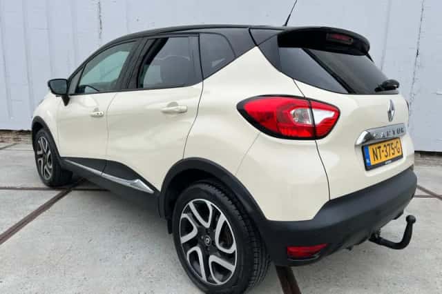 Renault Captur (2017) thumbnail 3