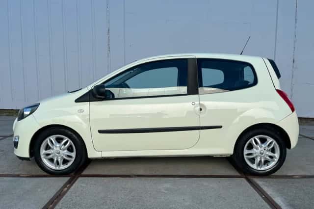 Renault Twingo (2013) thumbnail 2