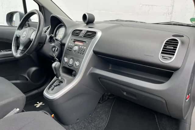 Suzuki Splash (2011) thumbnail 4