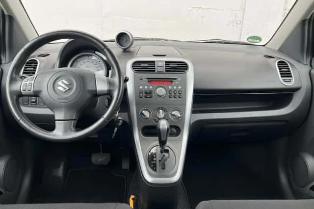 Suzuki Splash (2011) thumbnail 5