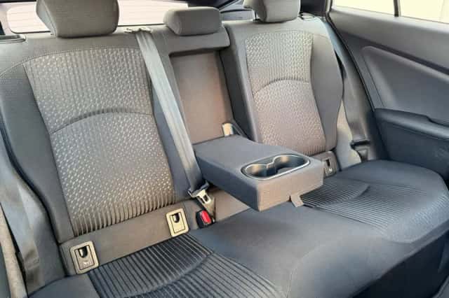 Toyota Prius (2016) thumbnail 6