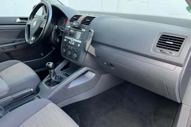 Volkswagen Golf (2008) thumbnail 4