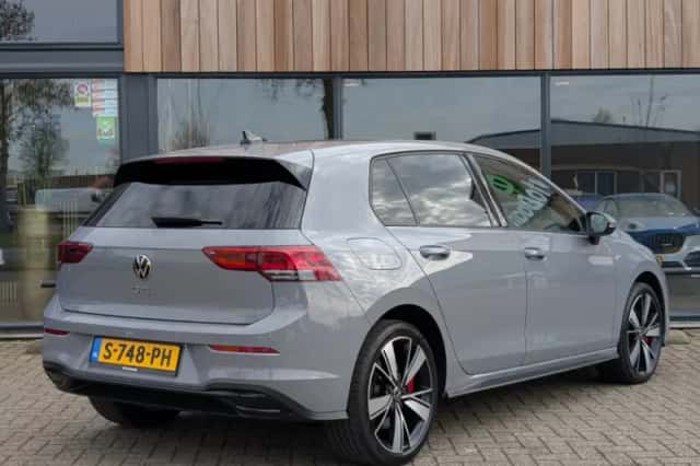 Volkswagen Golf (2020) thumbnail 2