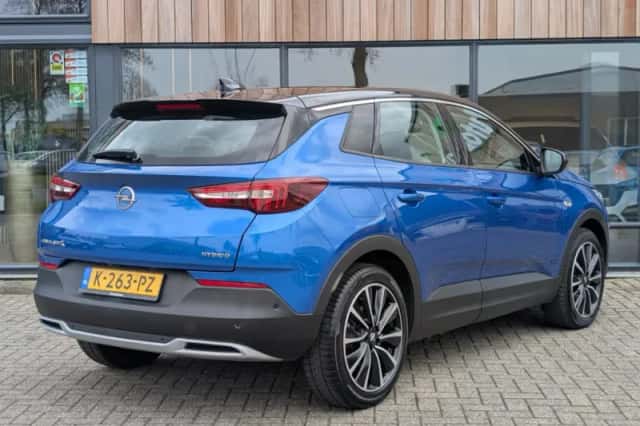 Opel Grandland X (2021) thumbnail 2