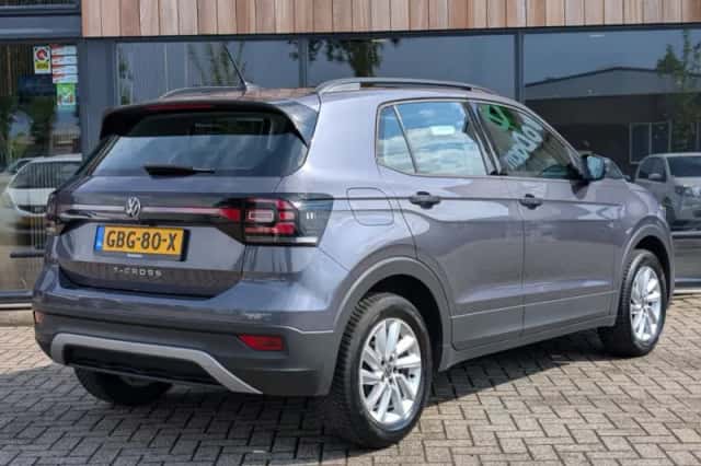 Volkswagen T-Cross (2021) thumbnail 2