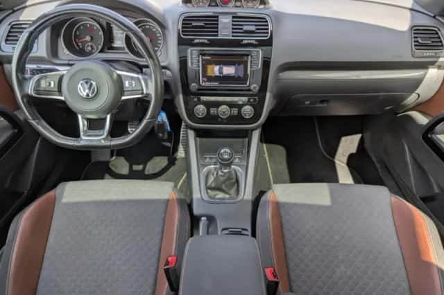 Volkswagen Scirocco (2017) thumbnail 5