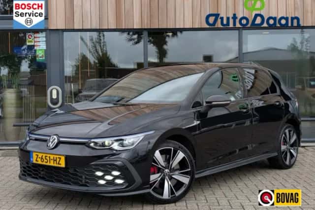 Volkswagen Golf (2024) thumbnail 1