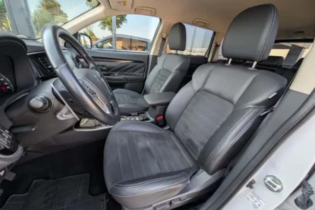 Mitsubishi Outlander (2026) thumbnail 6