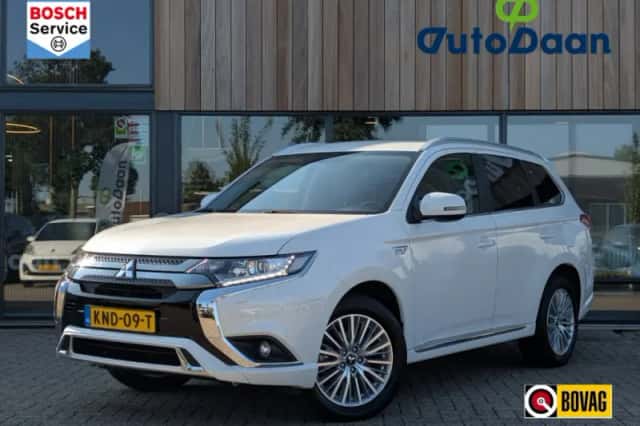 Mitsubishi Outlander (2020) thumbnail 1