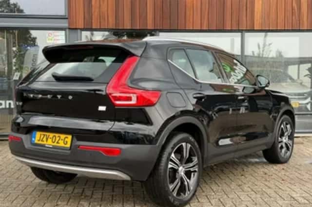 Volvo XC40 (2021) thumbnail 2