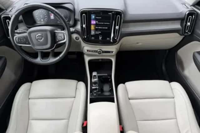 Volvo XC40 (2021) thumbnail 4