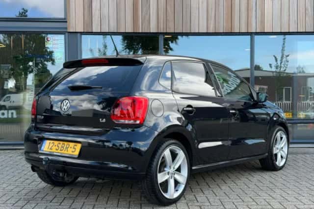 Volkswagen Polo (2011) thumbnail 2