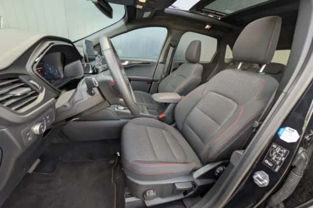 Ford Kuga (2022) thumbnail 4