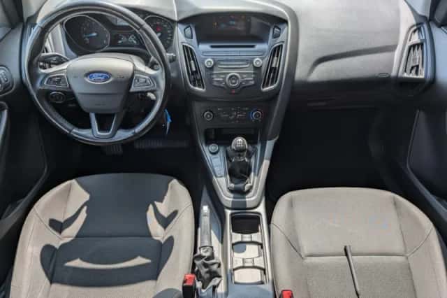 Ford Focus (2016) thumbnail 2